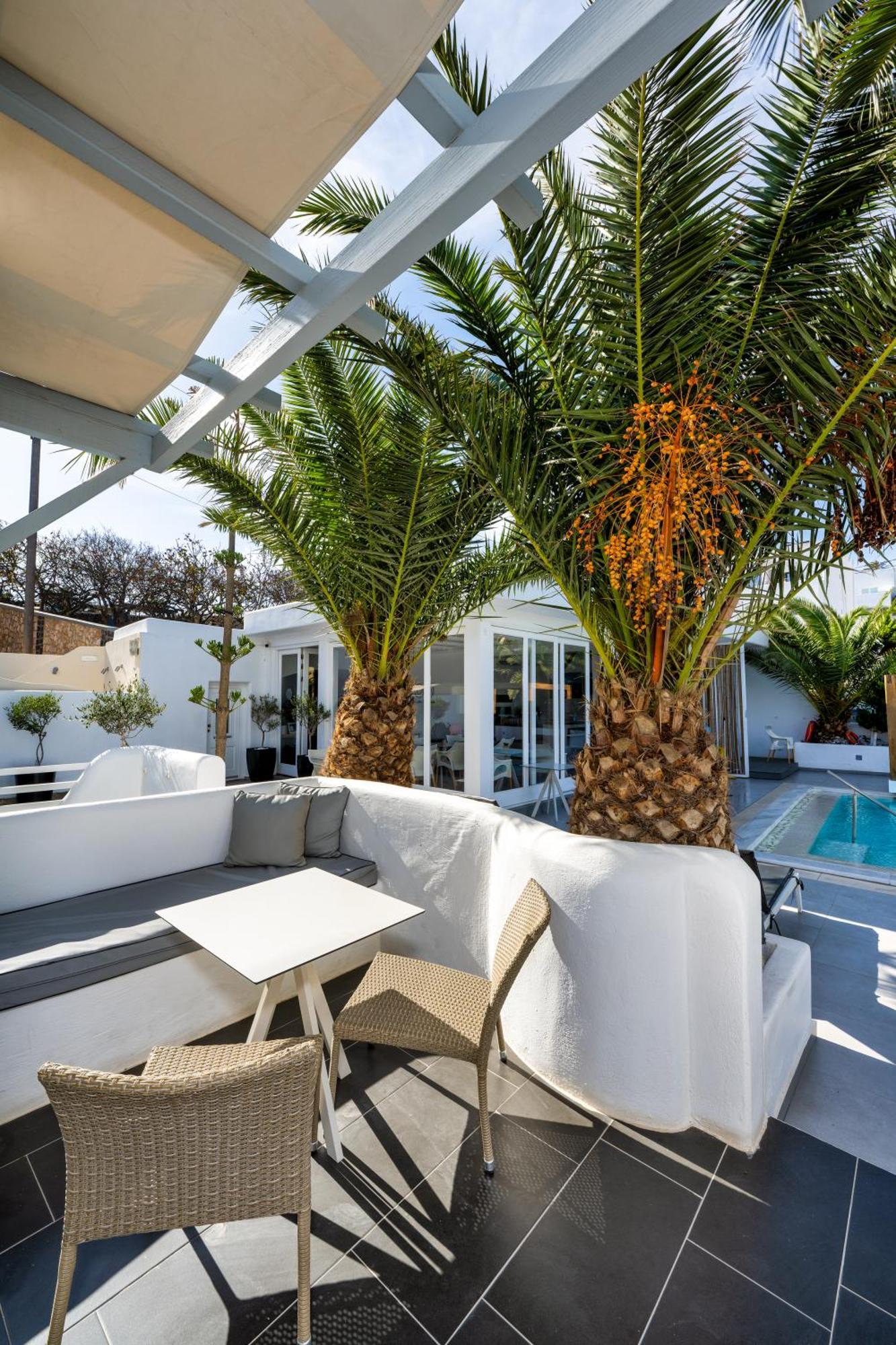 Callia Retreat Suites - Adults Only Fira  Ngoại thất bức ảnh
