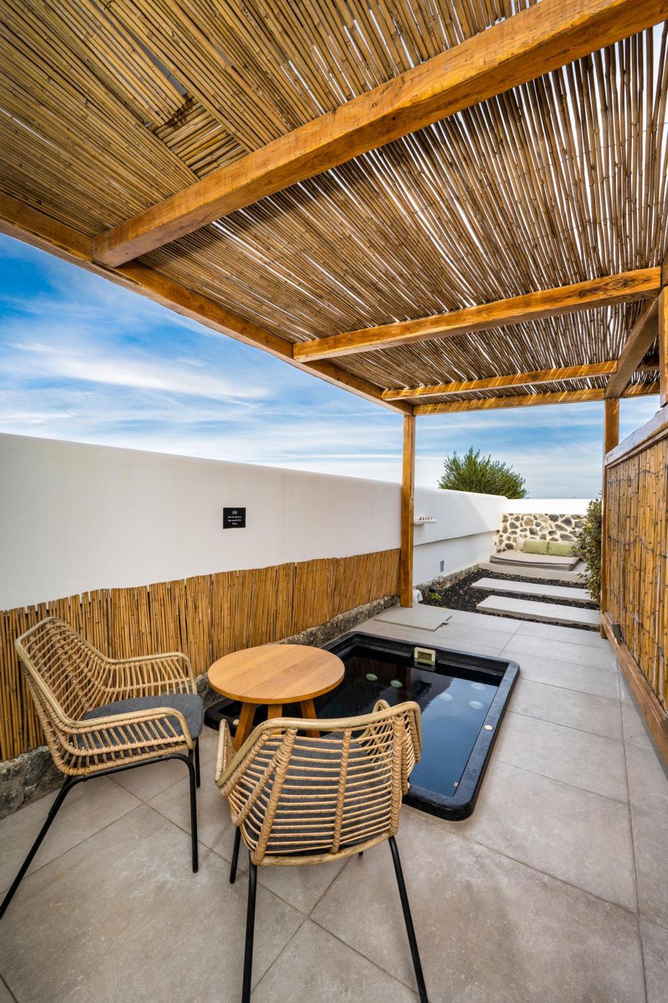 Callia Retreat Suites - Adults Only Fira  Ngoại thất bức ảnh